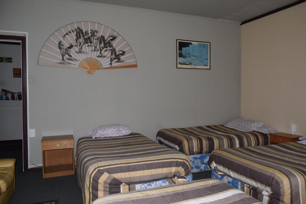 Hostal Torres Del Paine Punta Arenas Esterno foto